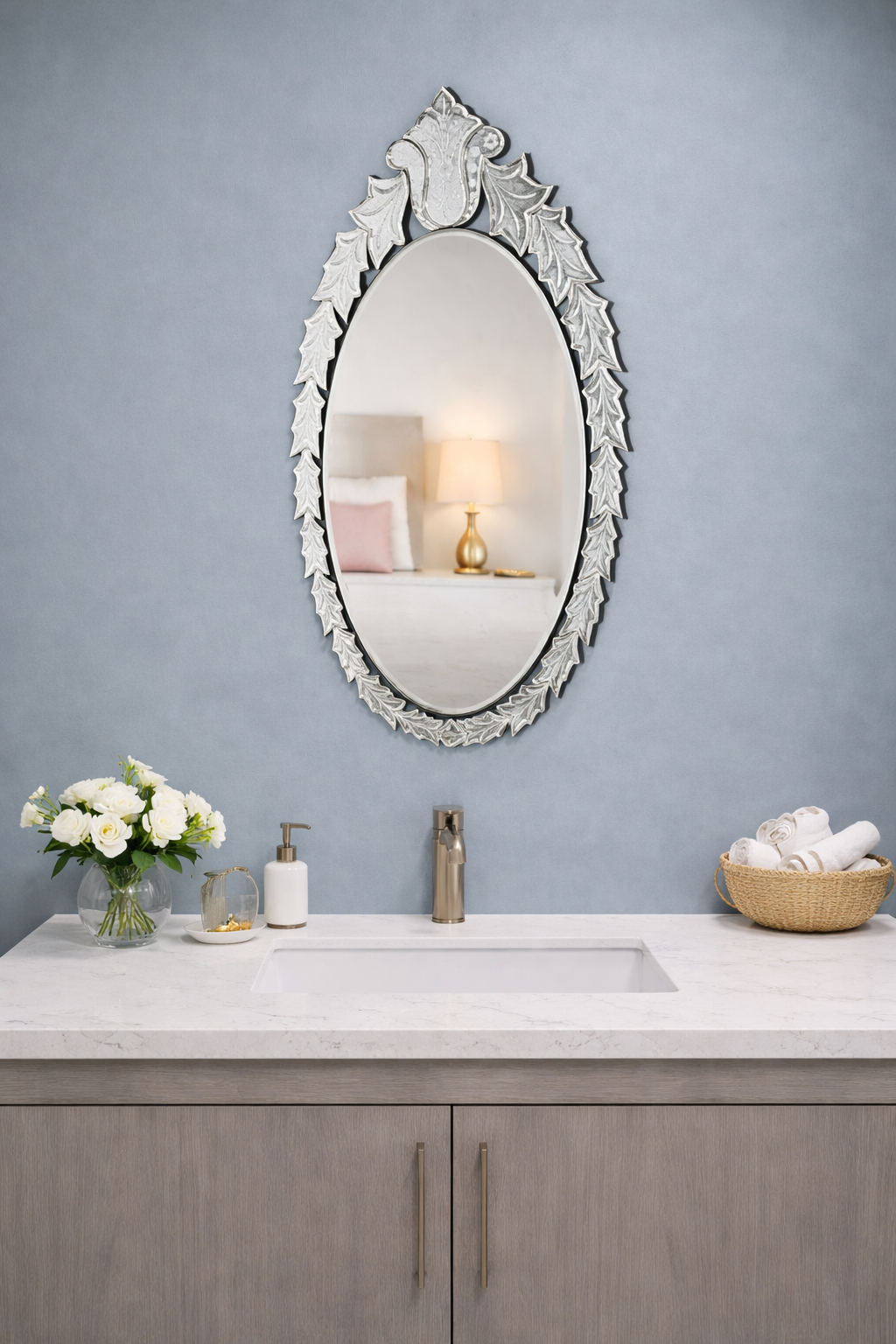 Handmade Silver Venetian Oval Venetian Mirror With Decorative Frame thumbnail